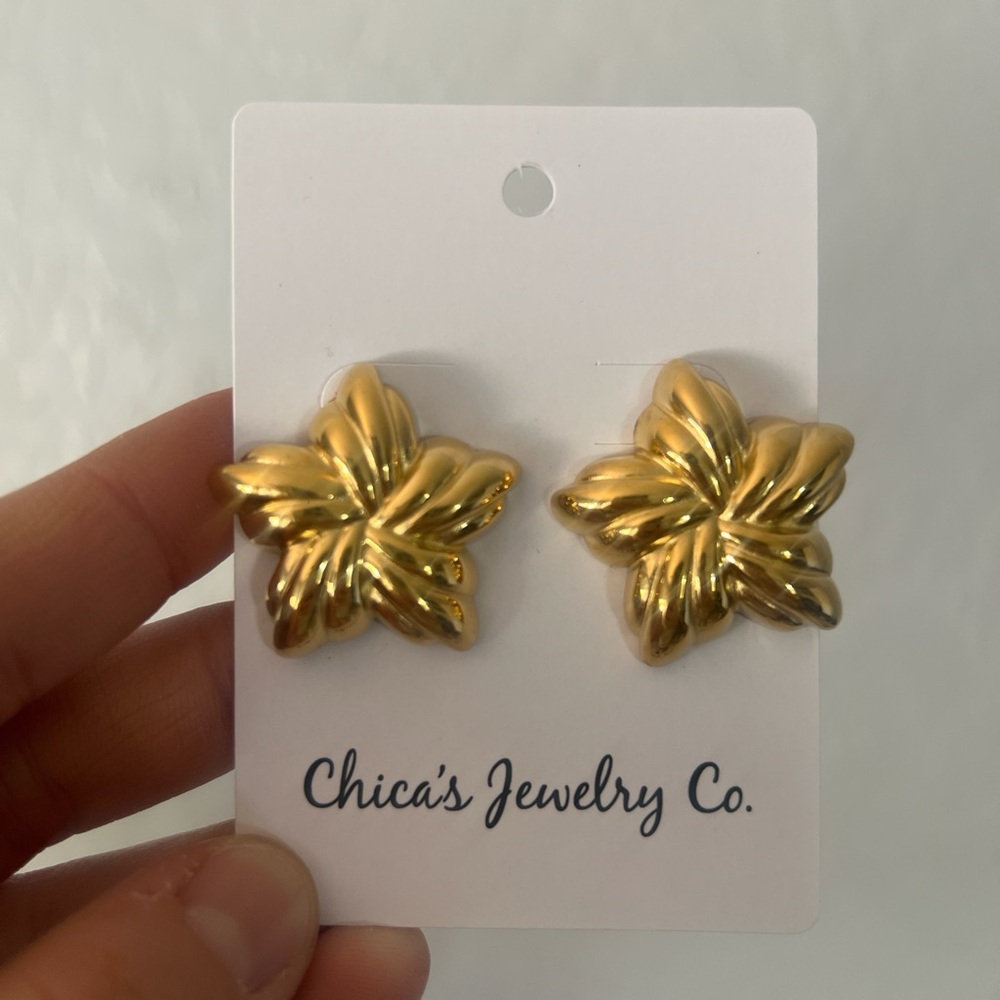 Chica's Jewelry Co. Gold Leaf Earrings